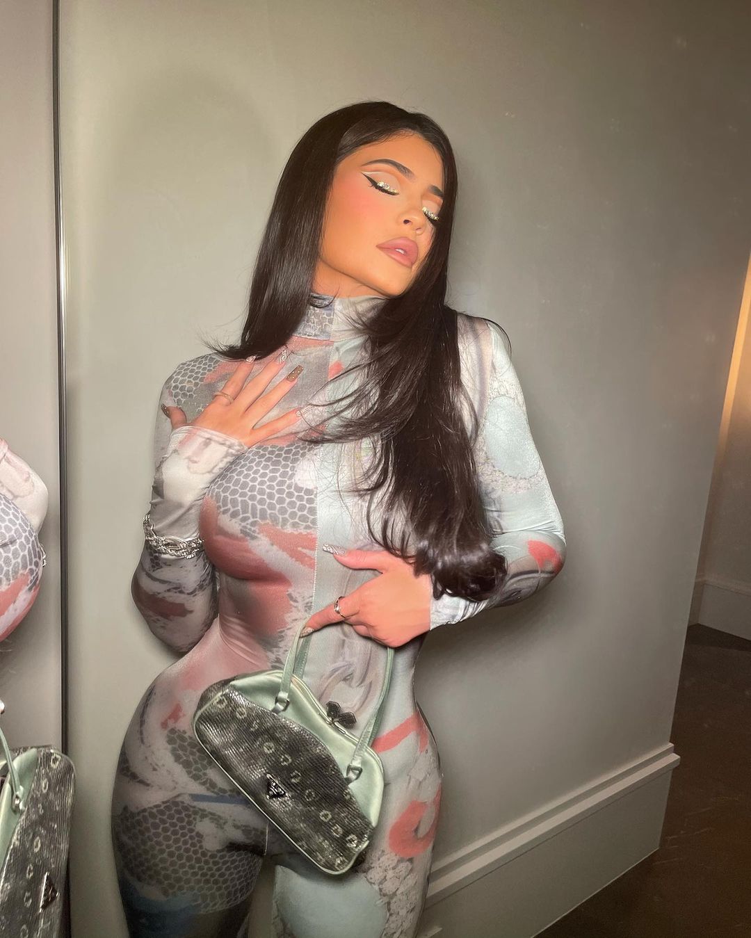 kyliejenner diện bodysuit xăm minh