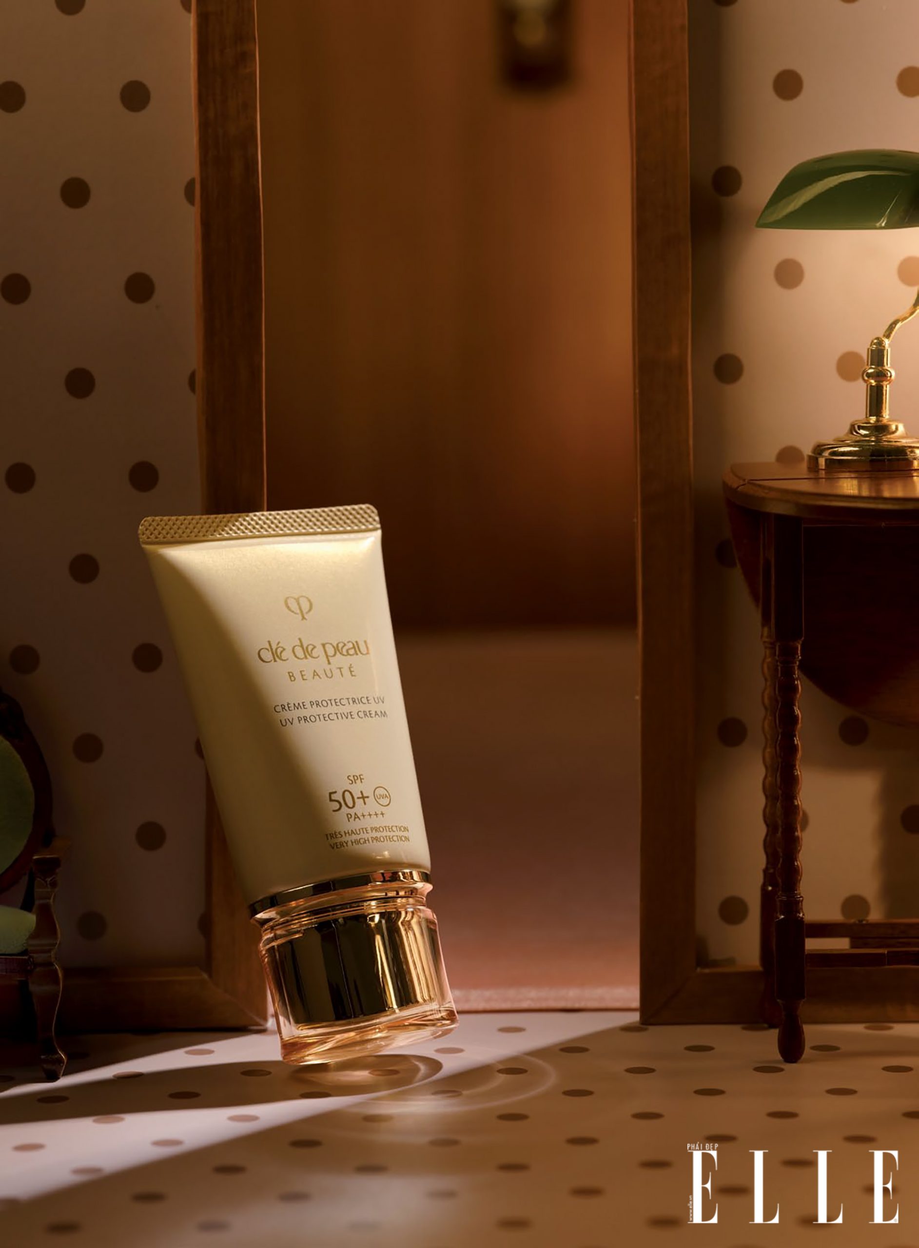 Sản phẩm làm đẹp cle de peau mang hiệu quả chống nắng.