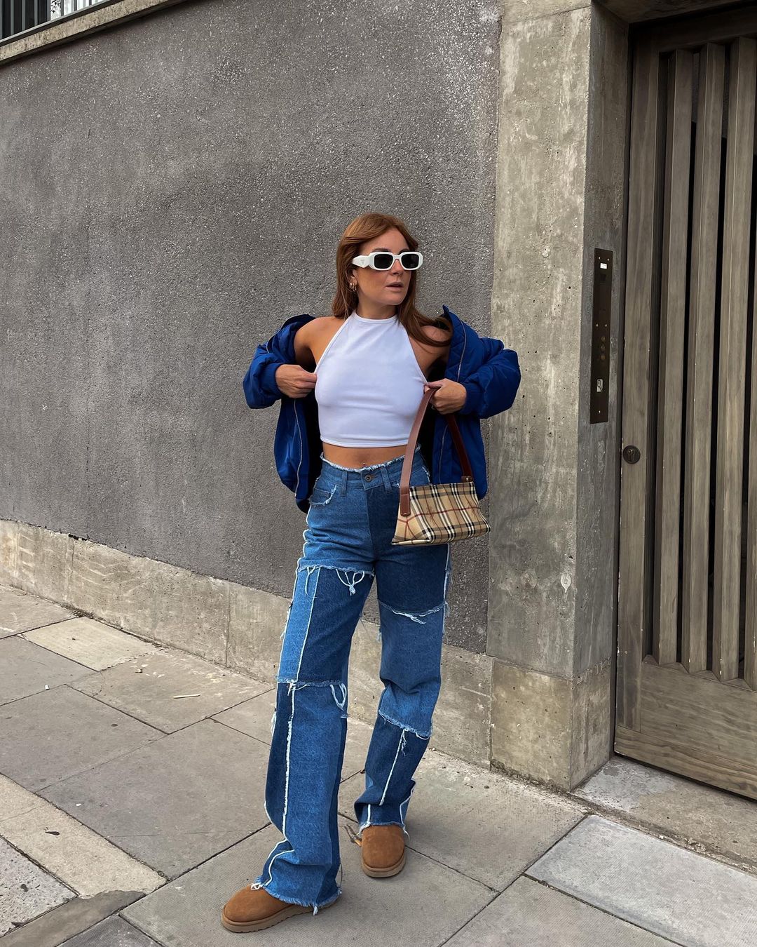 rebeccaferrazwyatt diện quần jeans chắp vá