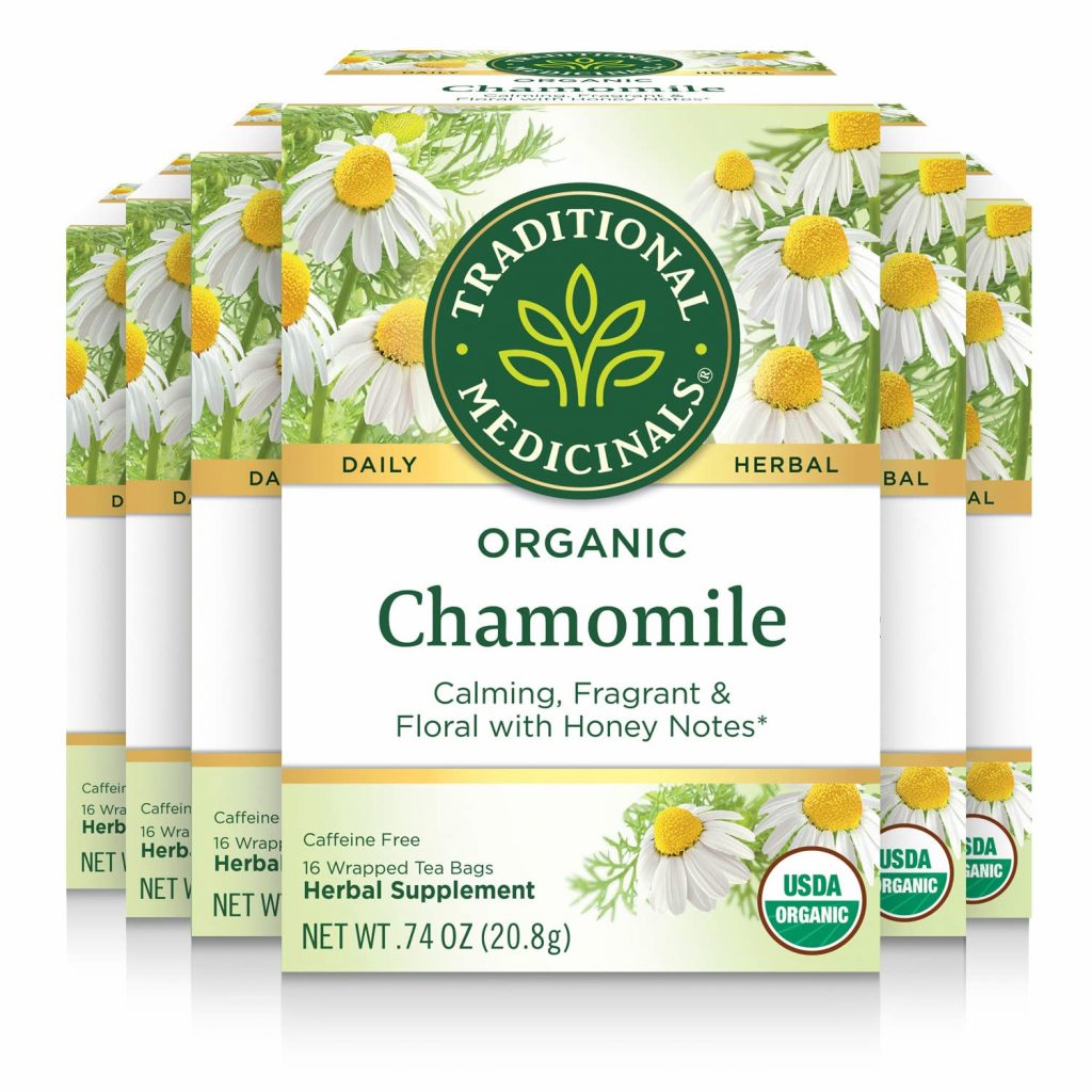 Trà hoa cúc Traditional Medicinals giúp dễ ngủ.