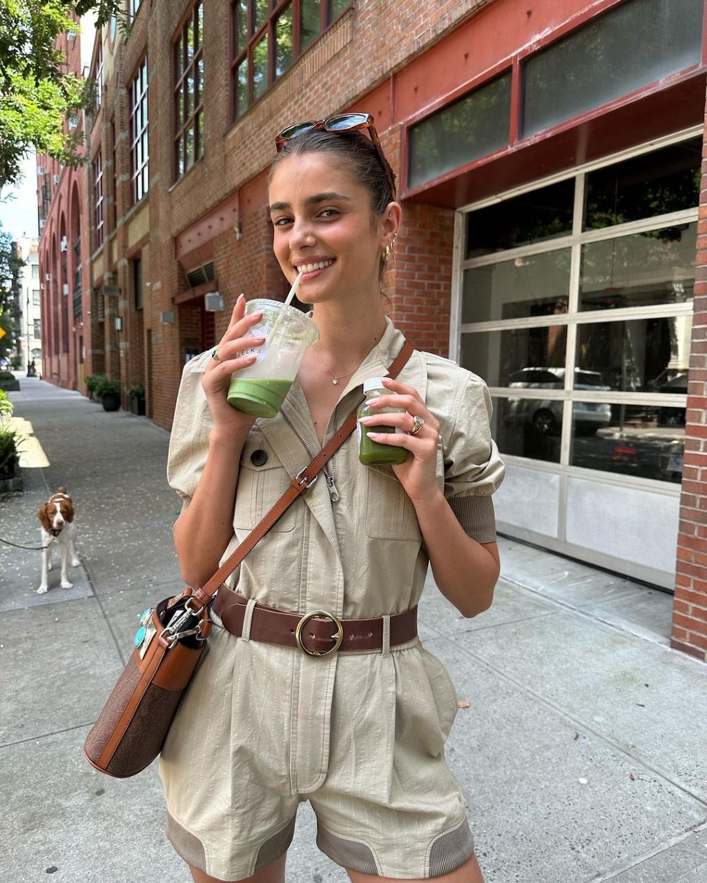 Taylor hill trẻ hơn tuổi thật nhờ uống nhiều nước
