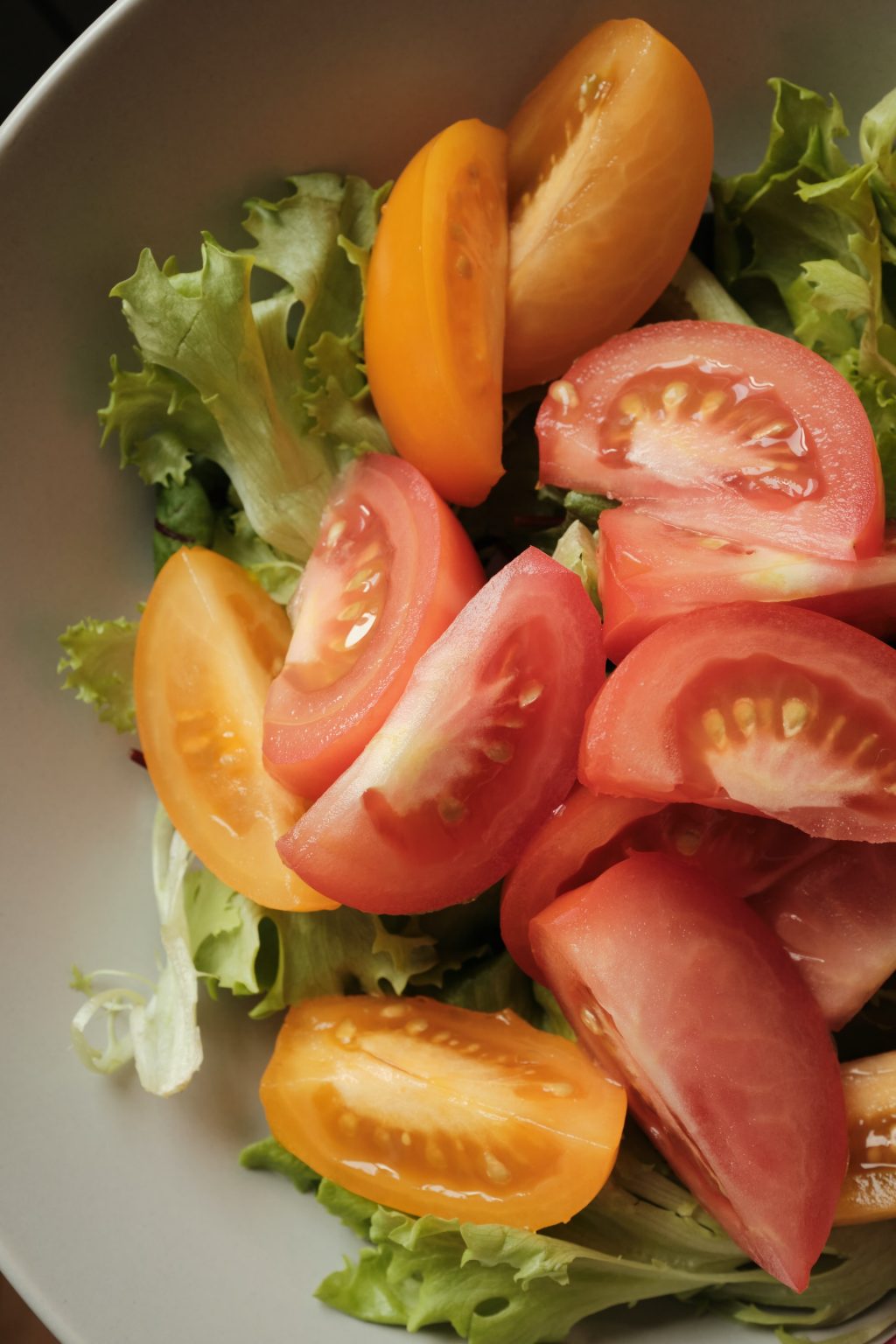 cà chua là thực phẩm giúp da sáng bóng mịn màng.