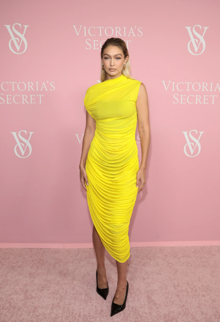 Gigi Hadid tại show diễn của Victoria Secret.