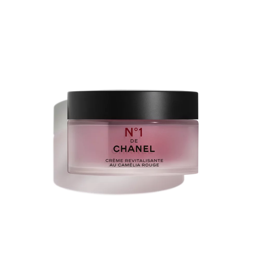 tự tin với tàn nhang cùng N°1 De Chanel Revitalizing Cream.