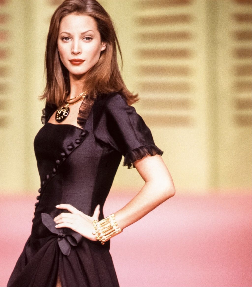 Christy Turlington với mái tóc layer.