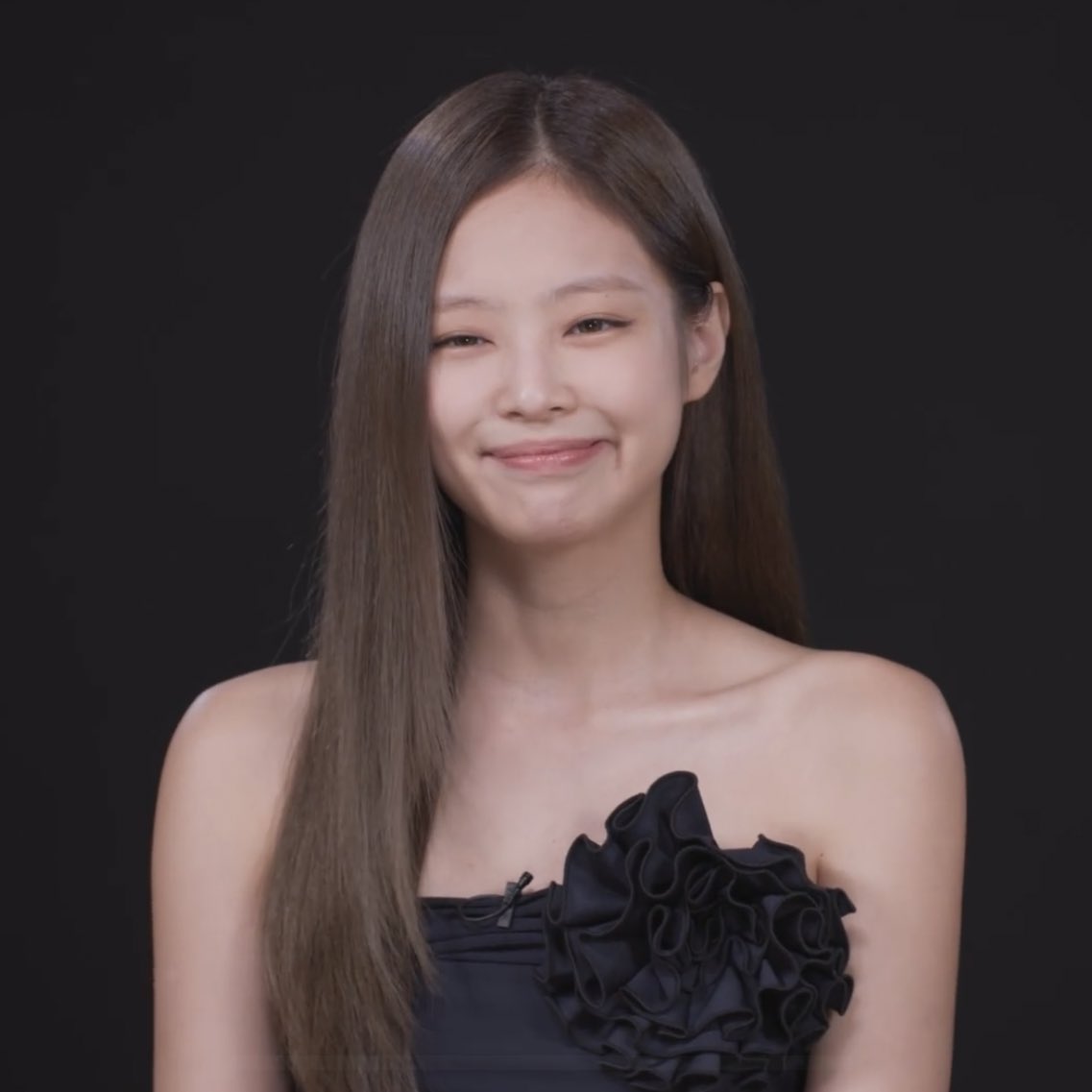 Jennie (BLACKPINK) phát hành đĩa đơn solo You & Me