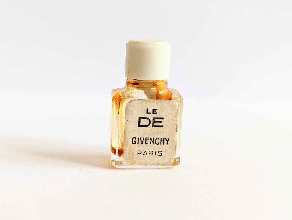 Le De by Givenchy nước hoa độc nhất của Bette Davis.