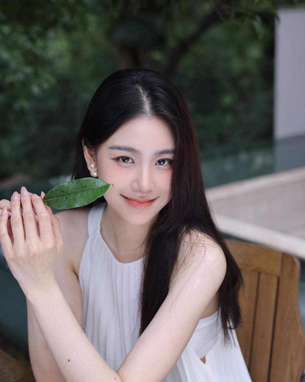 Cô gái với vẻ đẹp trong sáng.