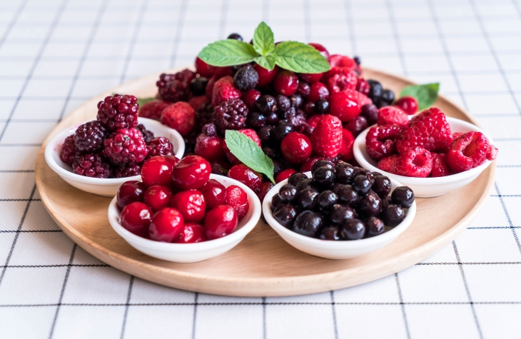 Các loại trái cây họ berries giàu nước và chất dinh dưỡng giúp cơ thể dễ chịu hơn sau khi sử dụng rượu bia