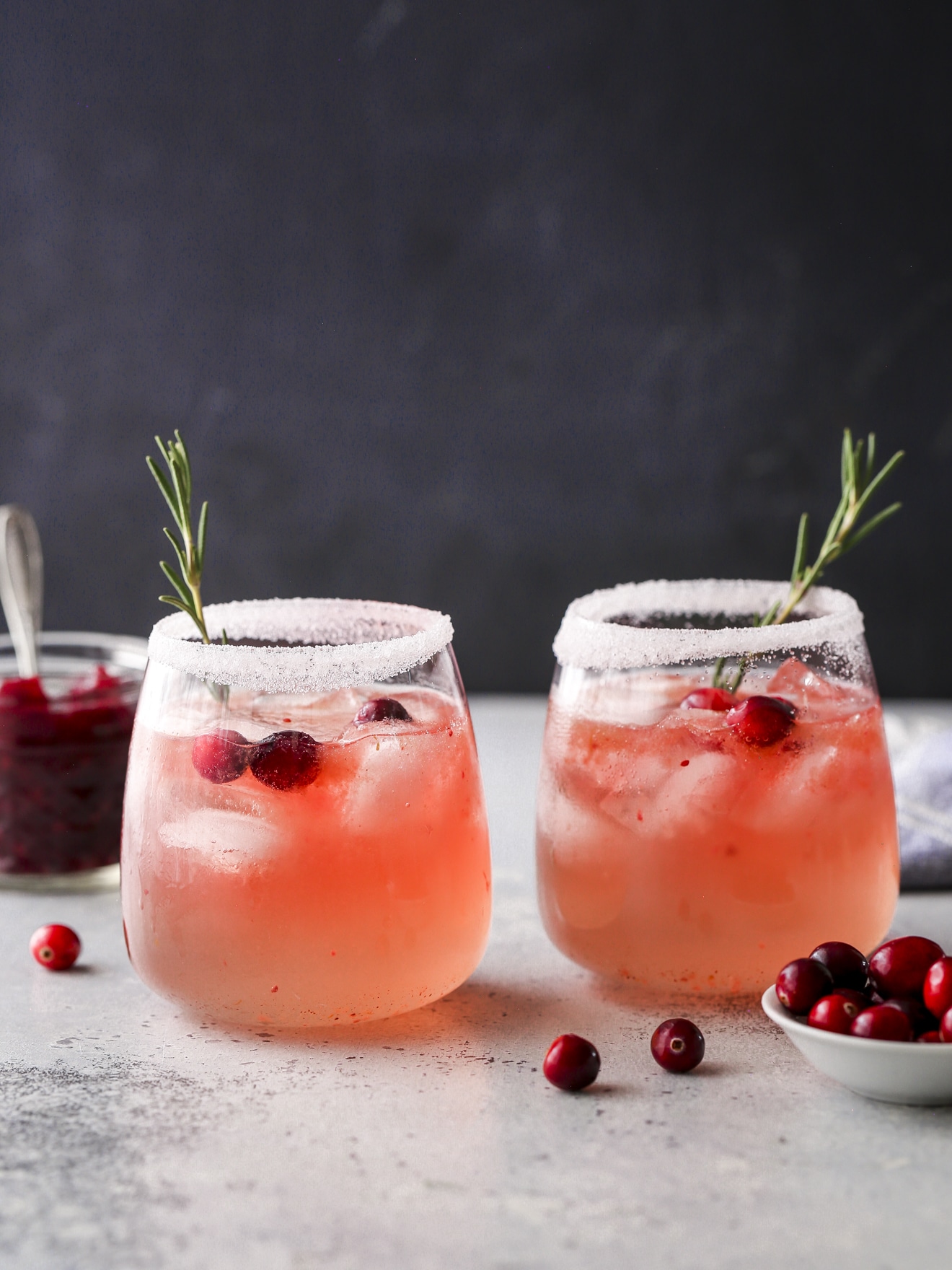 Thức uống Giáng Sinh 2023 - Cranberry Gin Fizz