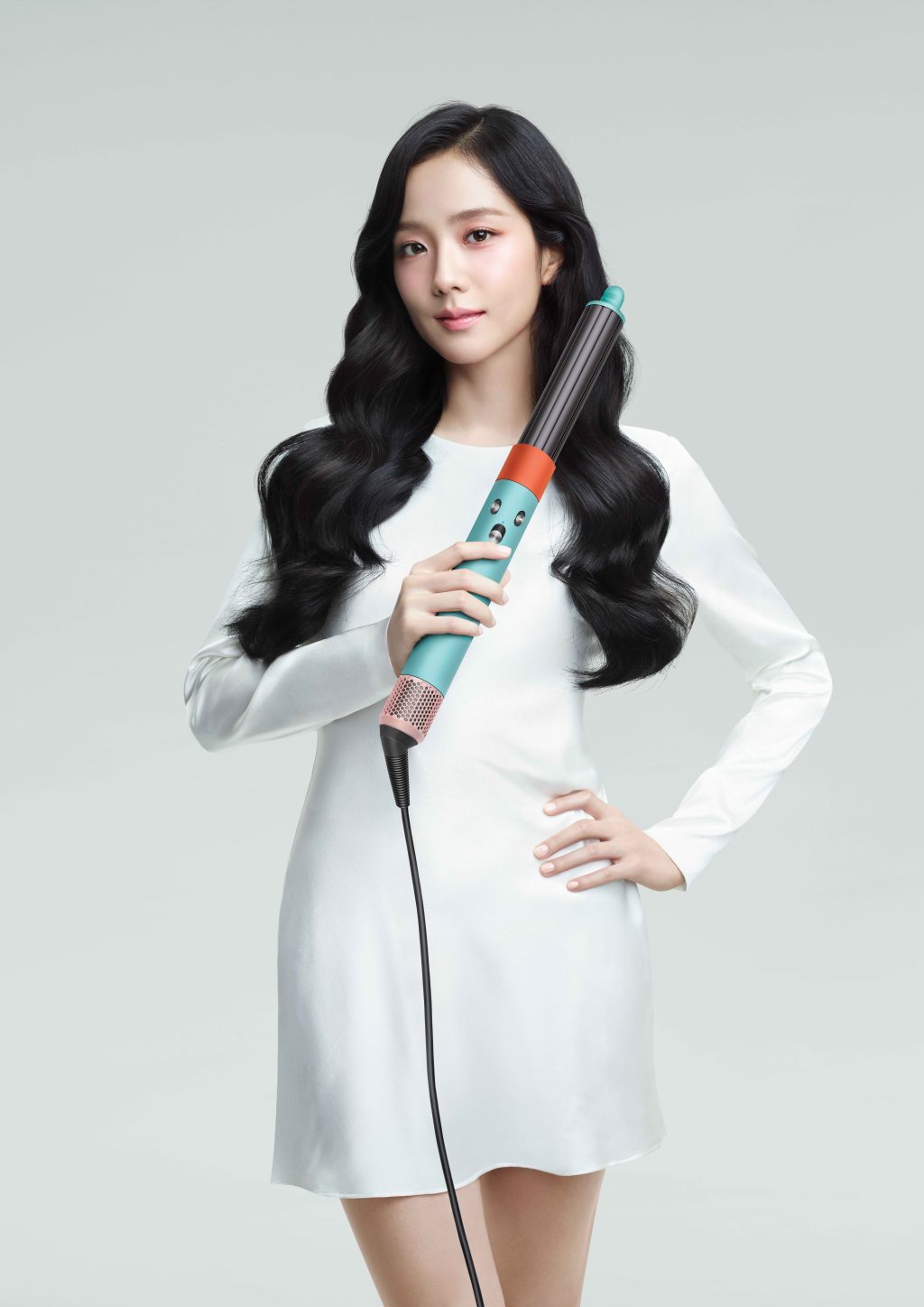 Jisoo trở thành đại sứ thương hiệu Dyson.