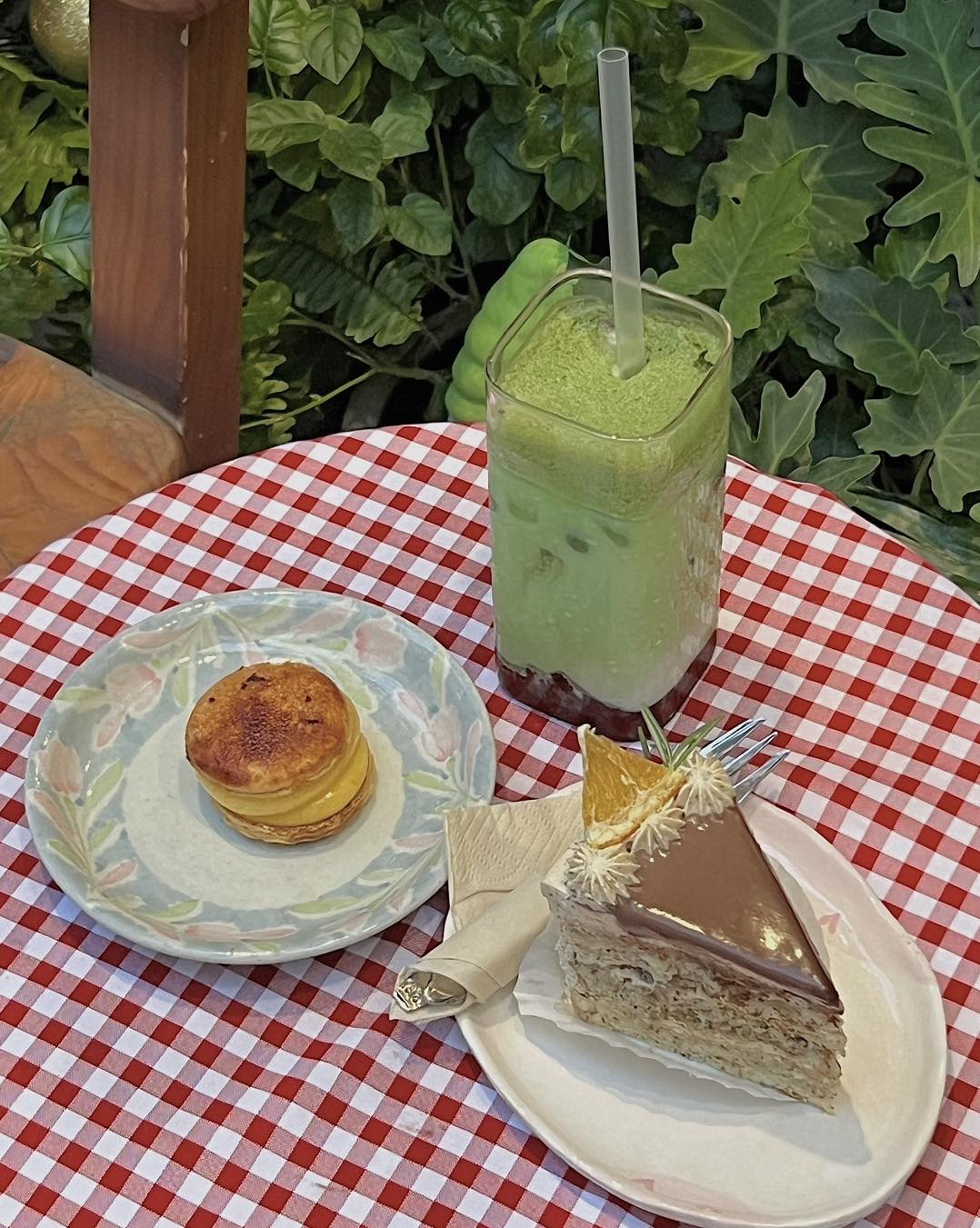 Bittersweet Cakery & Cafe quán cà phê trang trí Giáng sinh