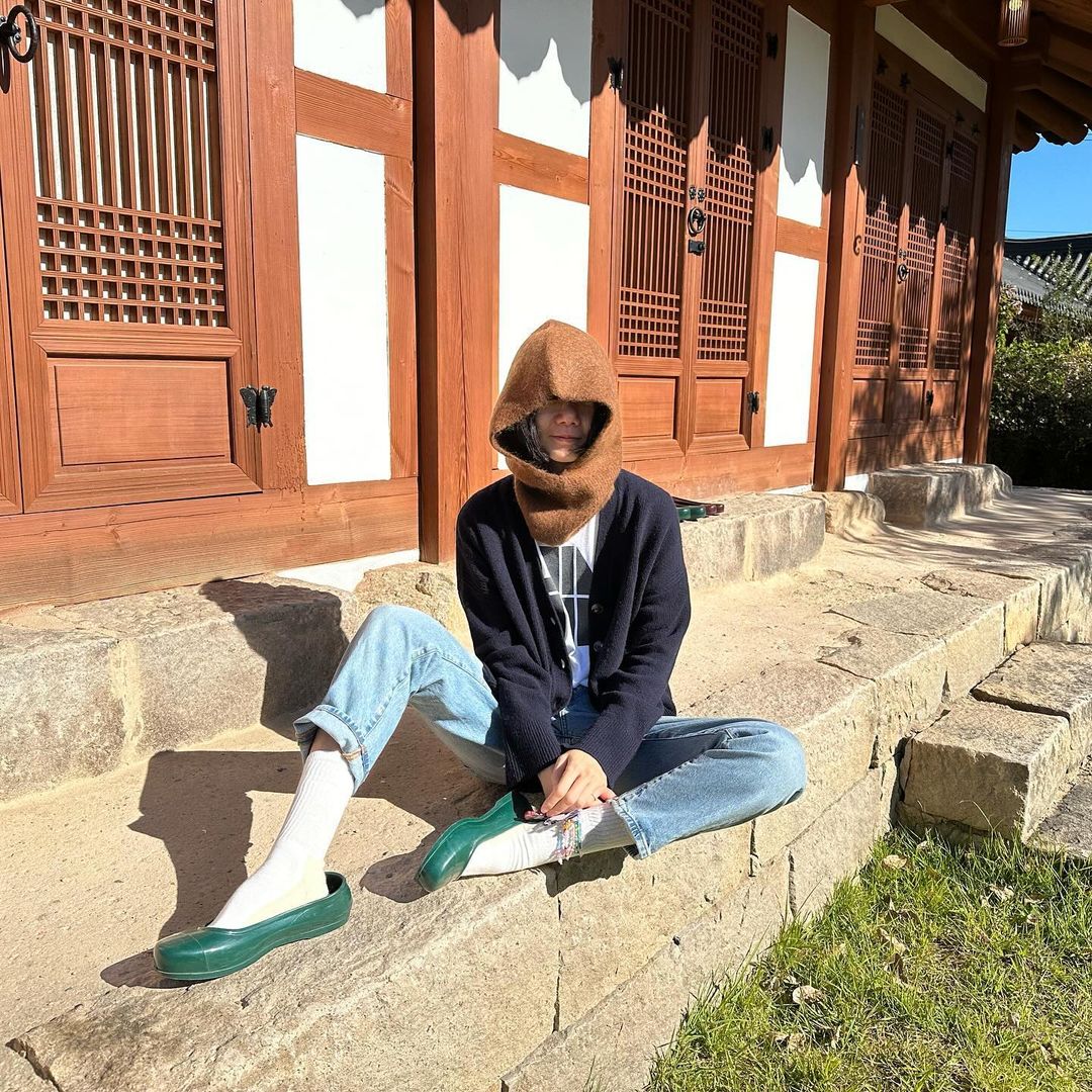 doonbae diện balaclava