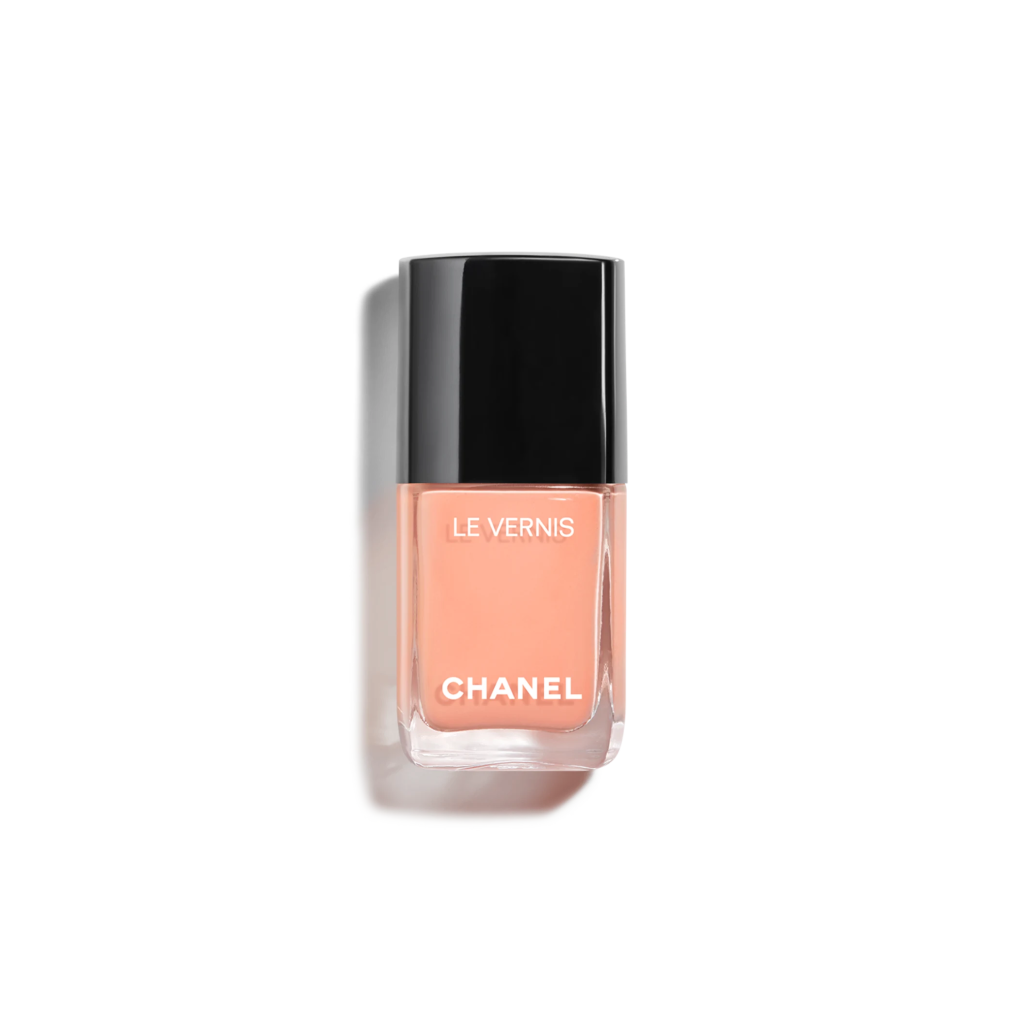 Sơn móng tay Chanel.
