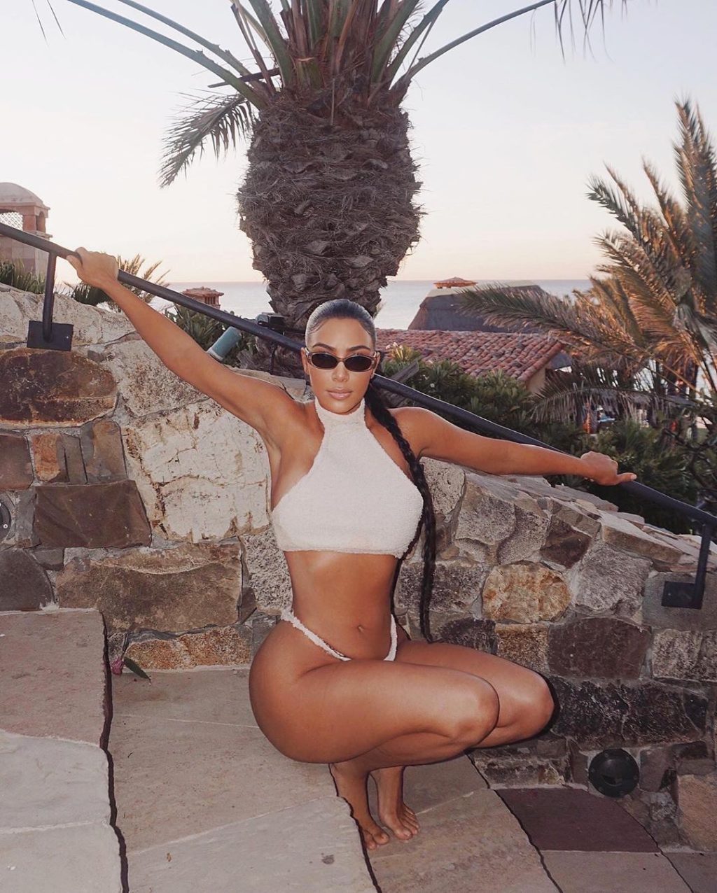 Học theo cách ăn và uống thuần thực vật để giữ sức khỏe và dáng đẹp như Kim Kardashian Học theo cách ăn uống thuần thực vật để giữ sức khỏe và dáng đẹp như Kim Kardashian