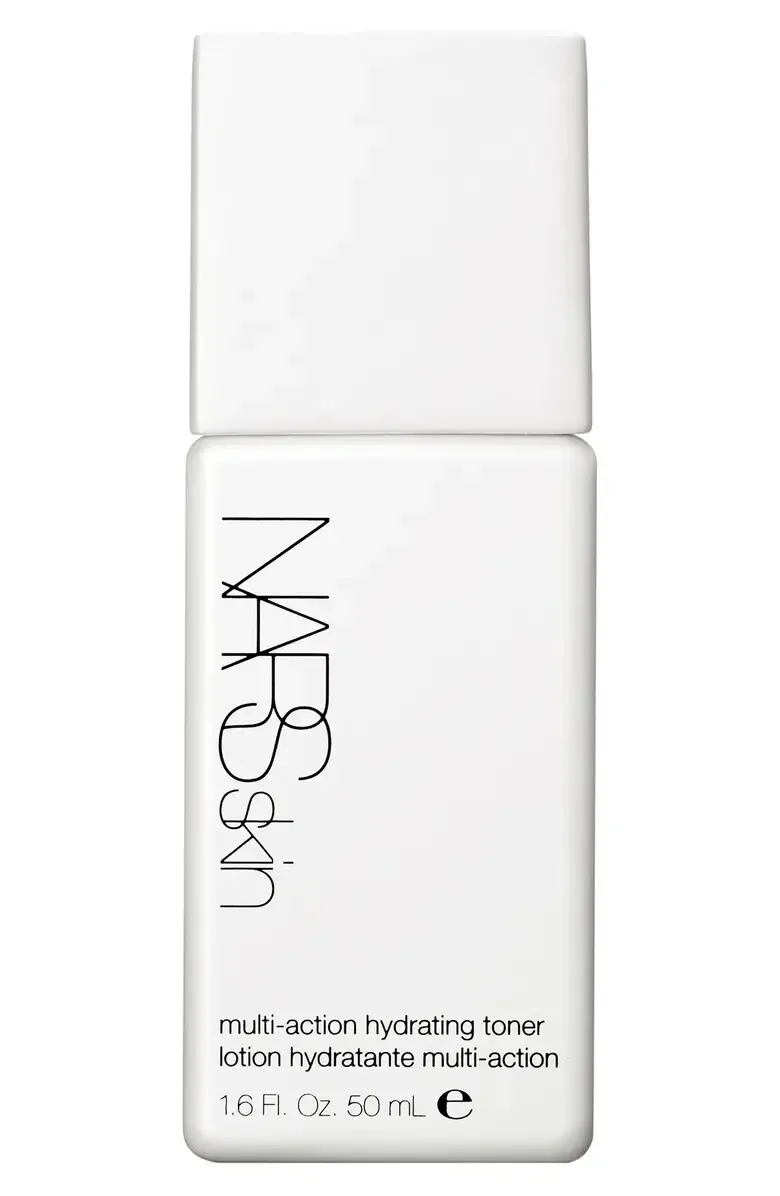 Nước dưỡng da Narsskin được sử dụng tại ELLE Fashion Show.
