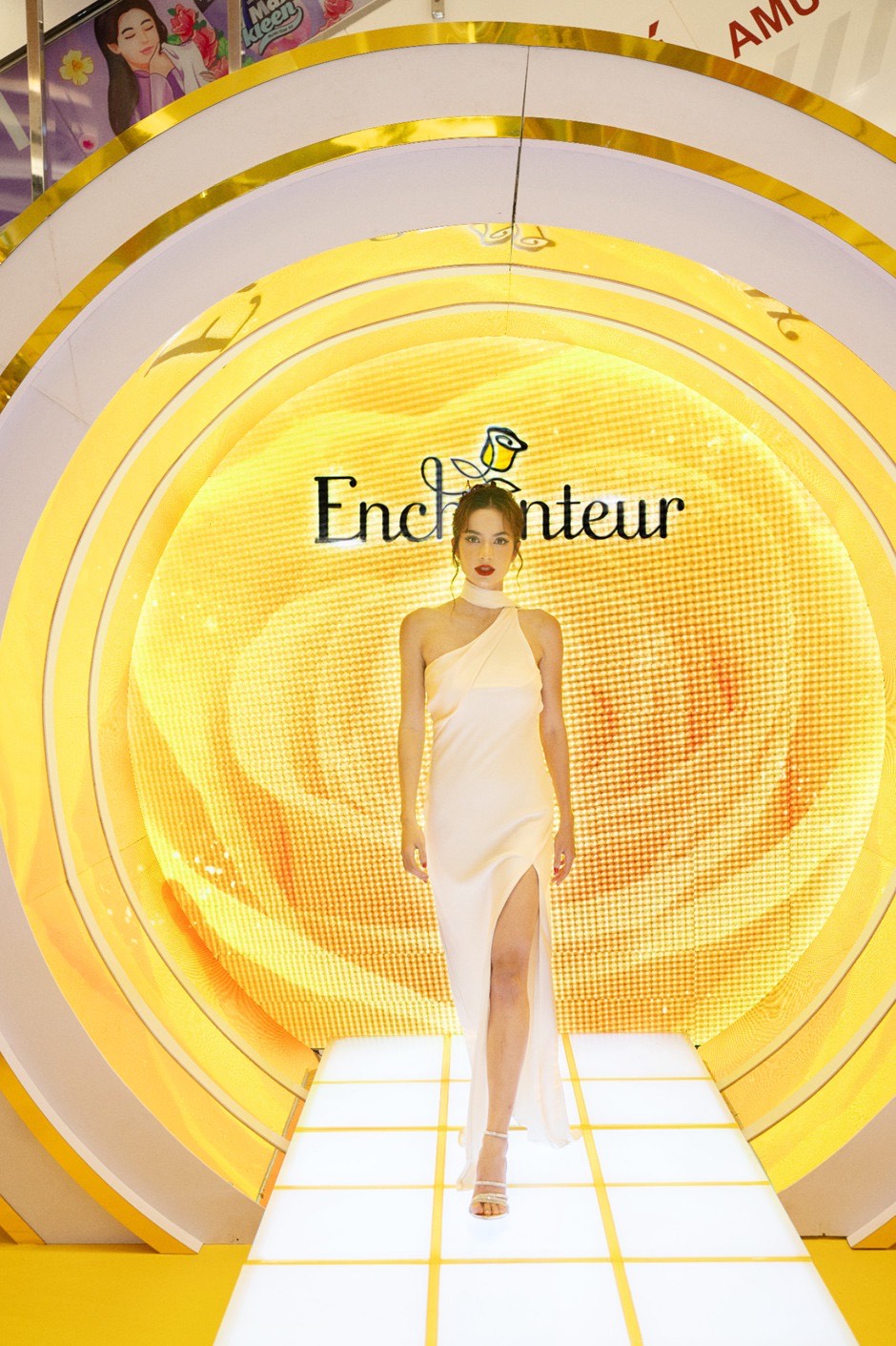 enchanteur girl