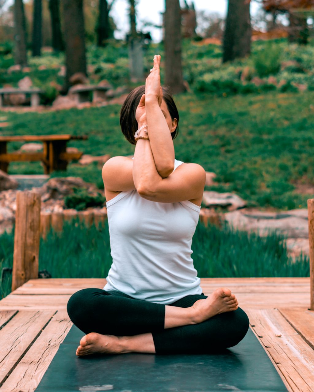 Pilates hay Yoga: Đâu là sự khác biệt và môn nào phù hợp với bạn?