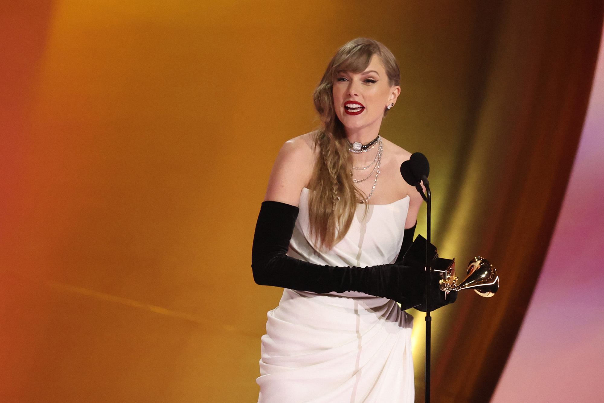 taylor thắng lớn tại grammy