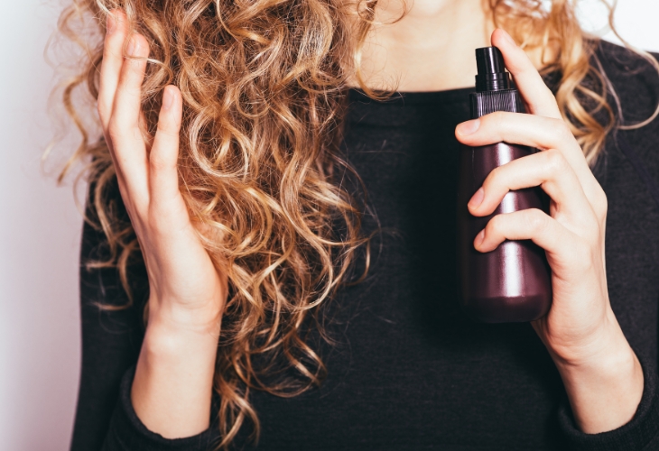 Tinh dầu dưỡng tóc giúp bảo vệ và giữ nếp tóc lâu hơn