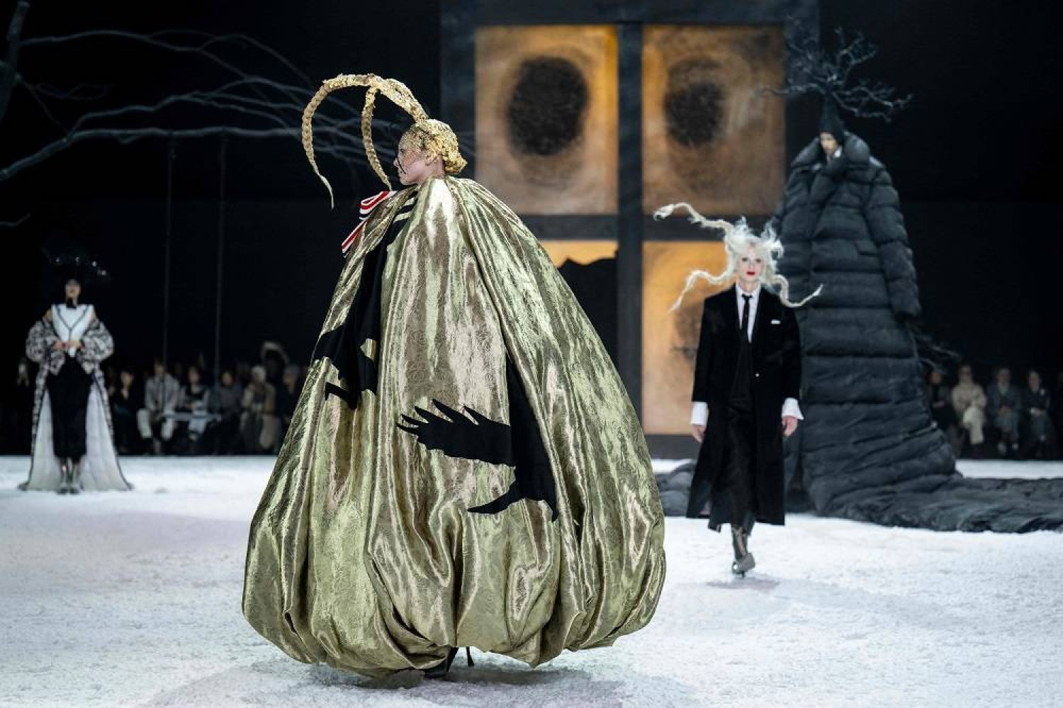 Bộ sưu tập Thom Browne Thu - Đông 2024 - "Nevermore" (Ảnh: Getty Images)