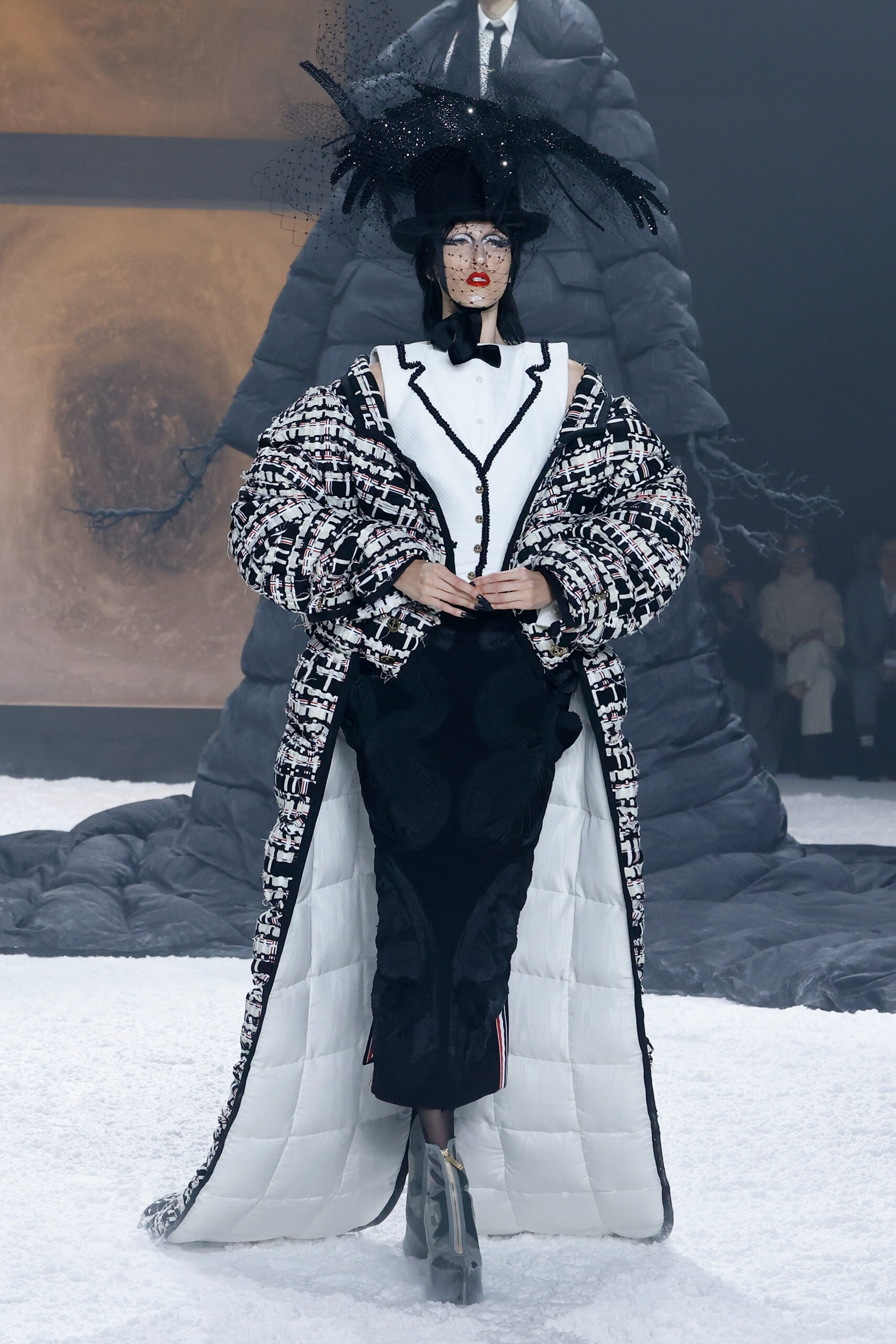 Bộ sưu tập Thom Browne Thu - Đông 2024 - "Nevermore" (Ảnh: Getty Images)