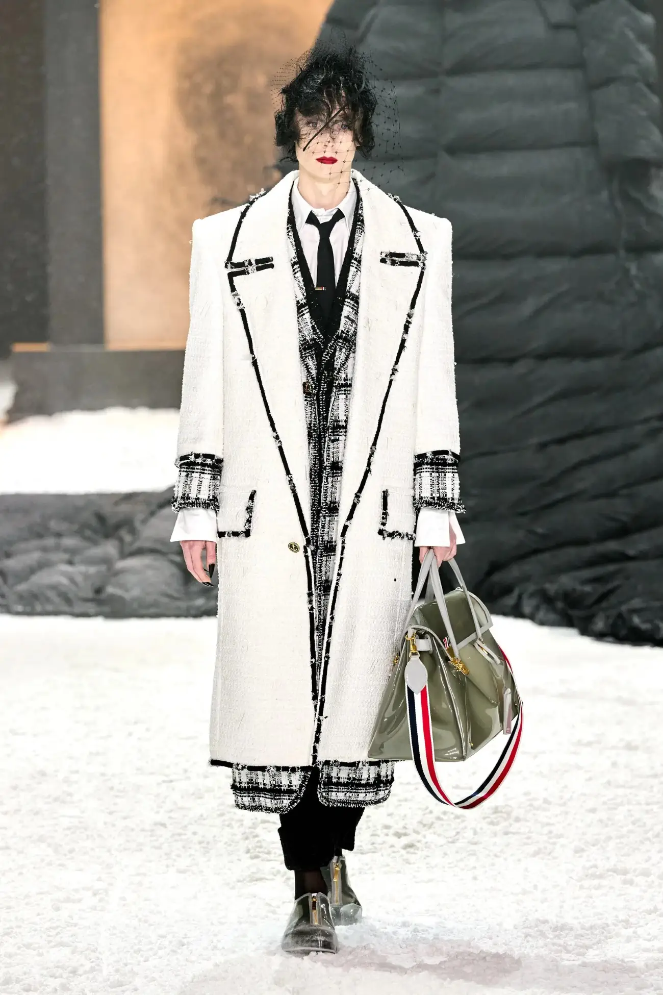 Bộ sưu tập Thom Browne Thu - Đông 2024 - "Nevermore" (Ảnh: Getty Images)