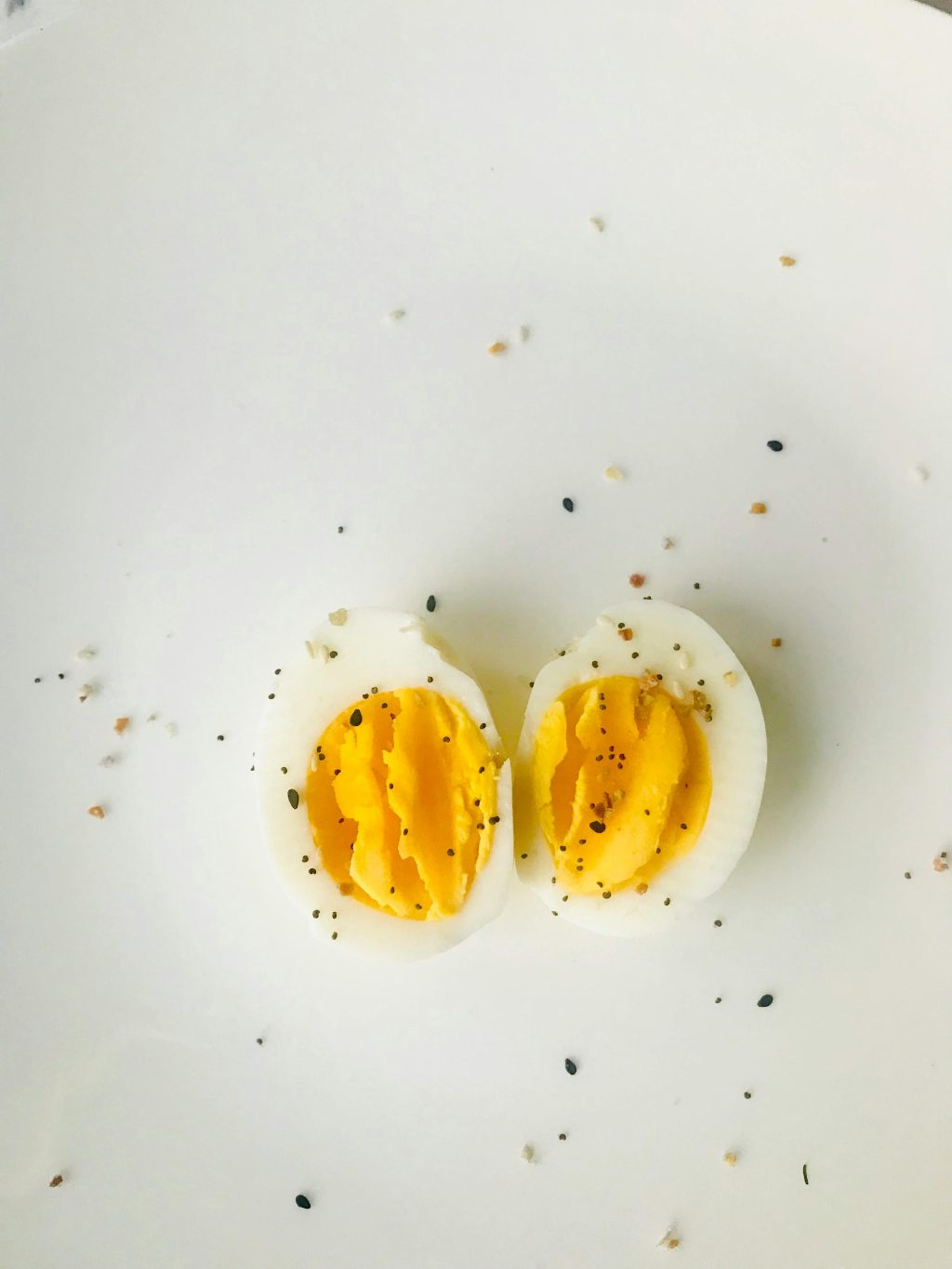 món ăn: trứng luộc vừa chín