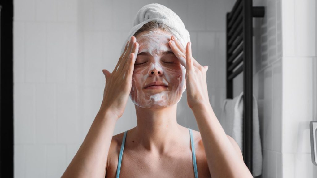 skincare routine rửa mặt cho da dầu mụn