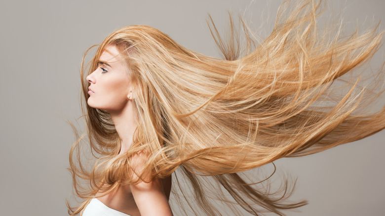 Minoxidil trị rụng tóc hói đầu