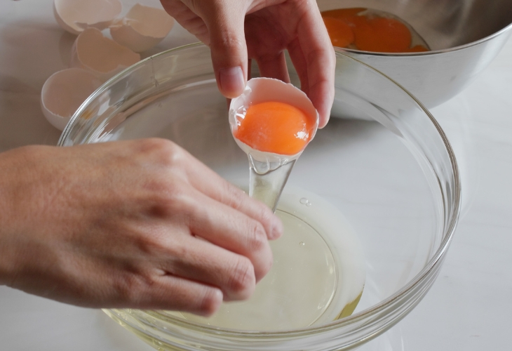 Lòng trắng trứng gà với bột đậu đỏ có công dụng dưỡng da sáng mịn 