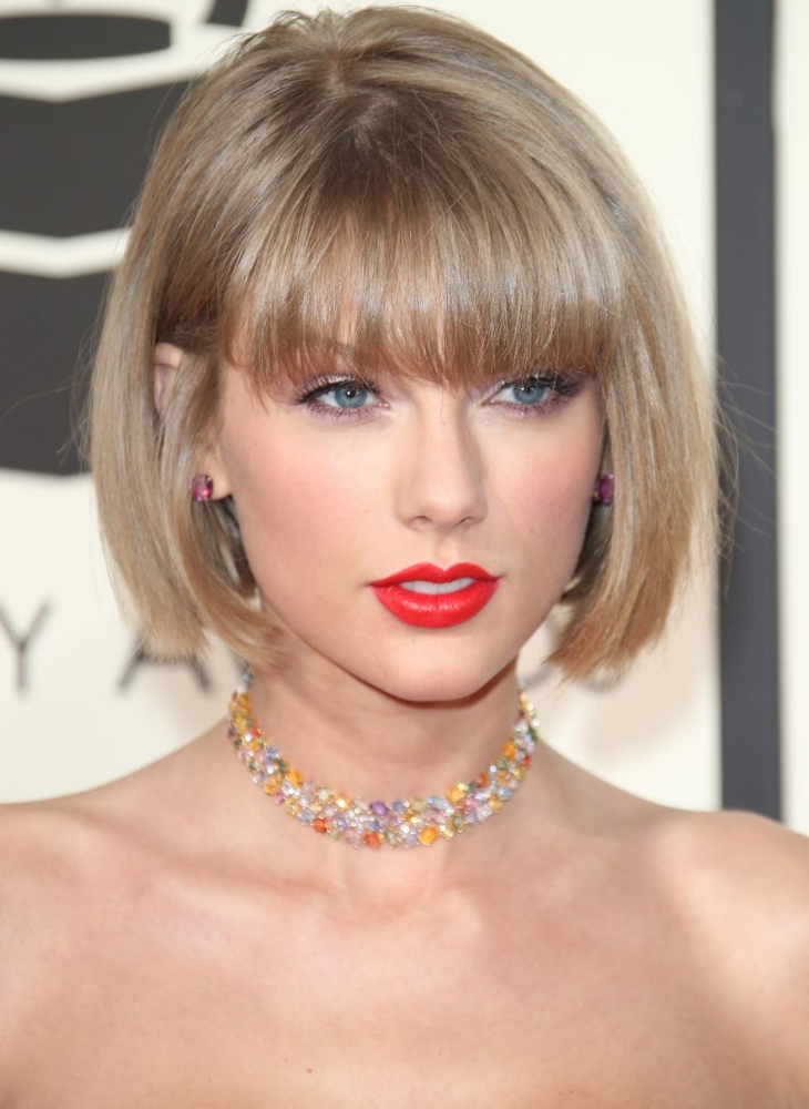 Taylor với mái tóc bob tại giải Grammy 2016
