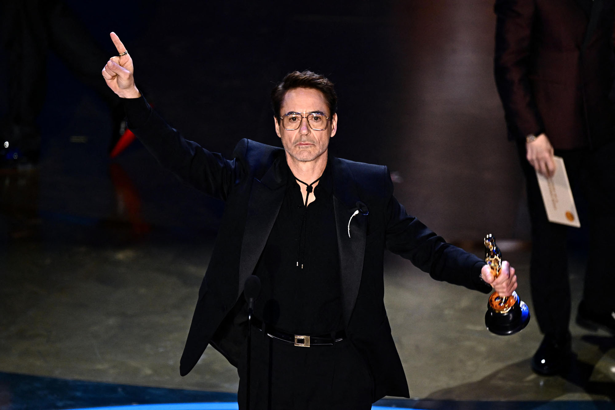 robert downey jr. chiến thắng tại oscar 2024