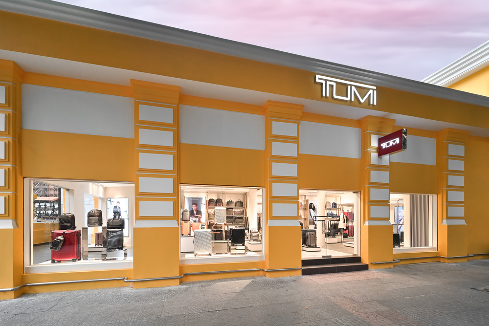 Tumi khai trương cửa hàng mới tại Bưu điện Thành Phố | ELLE