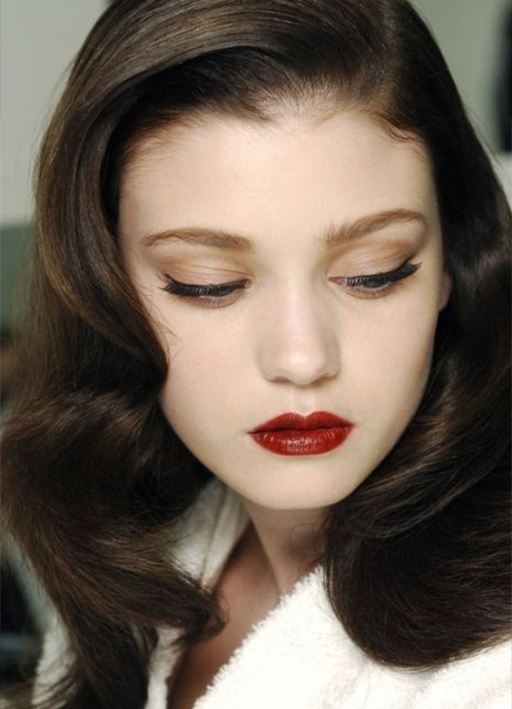 Nét trang điểm vintage của những năm 50. Ảnh: Makeup Allwomenstalk.