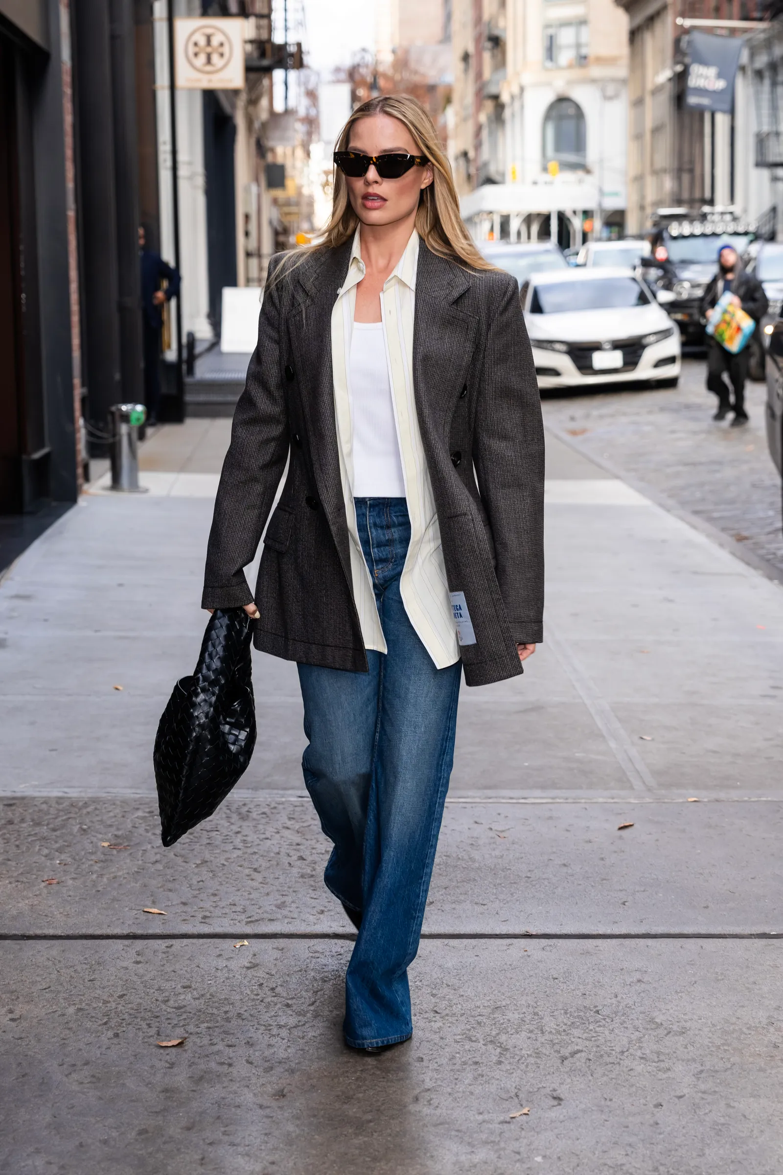 smart casual: quần jean và áo blazer