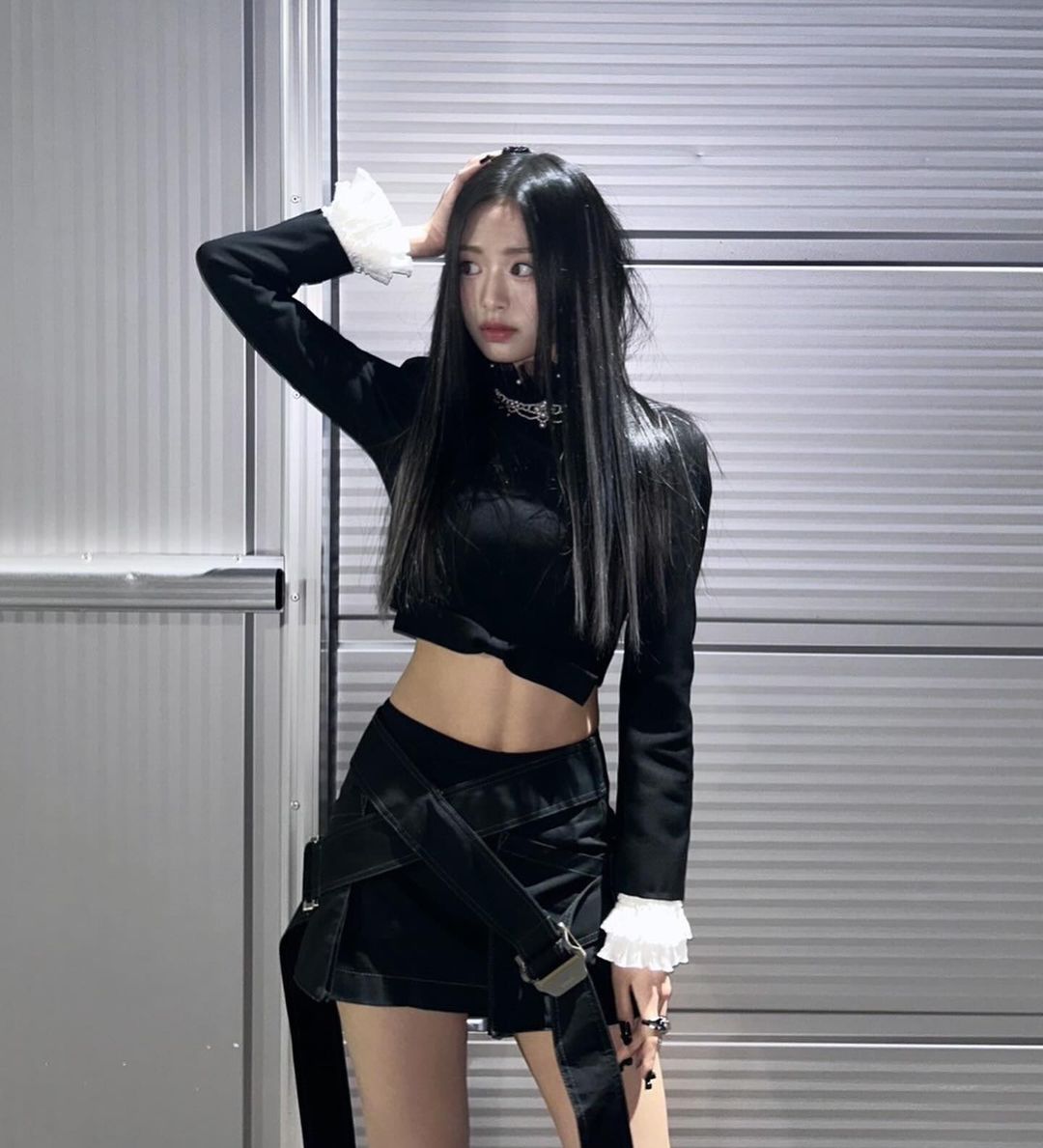 ahyeon phối đồ all black babymonster