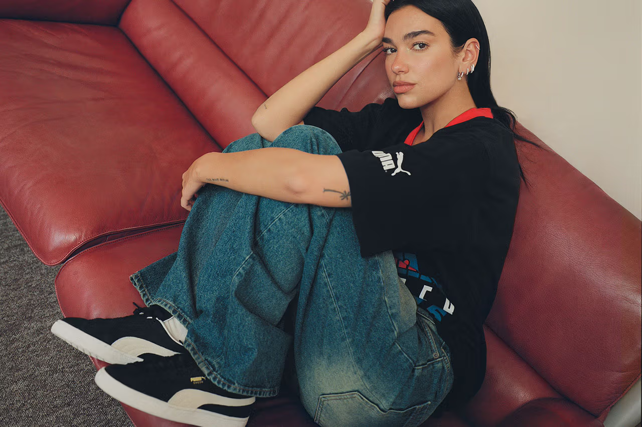 Dua Lipa diện áo jersey