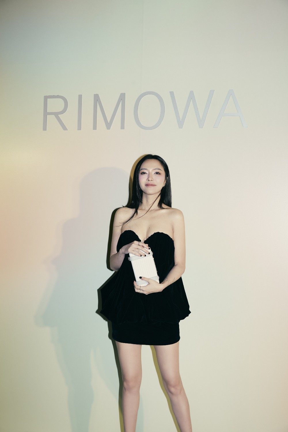 Bích Phương tại sự kiện ra mắt sản phẩm của thương hiệu Rimowa. 
