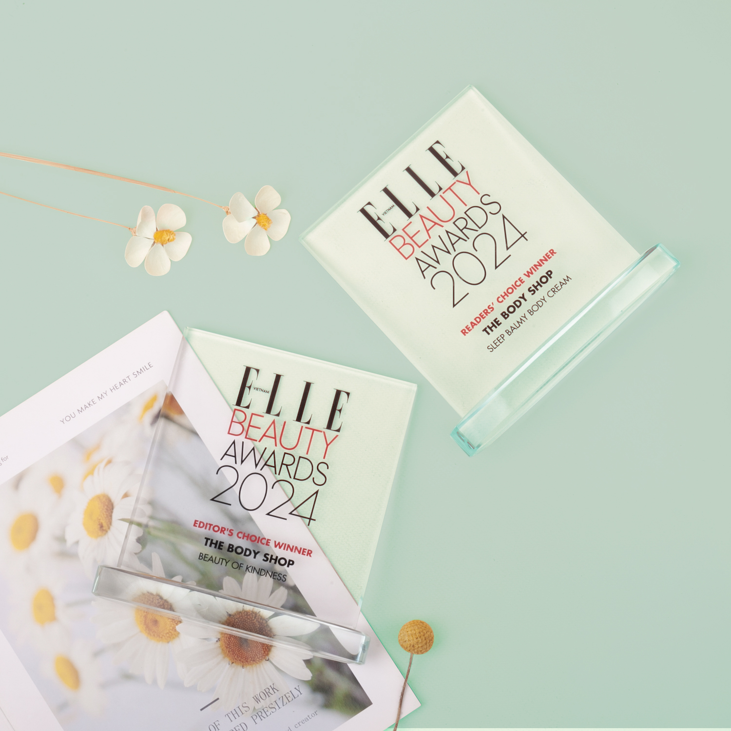 Hai giải thưởng của The Body Shop tại ELLE Beauty Awards 2024.