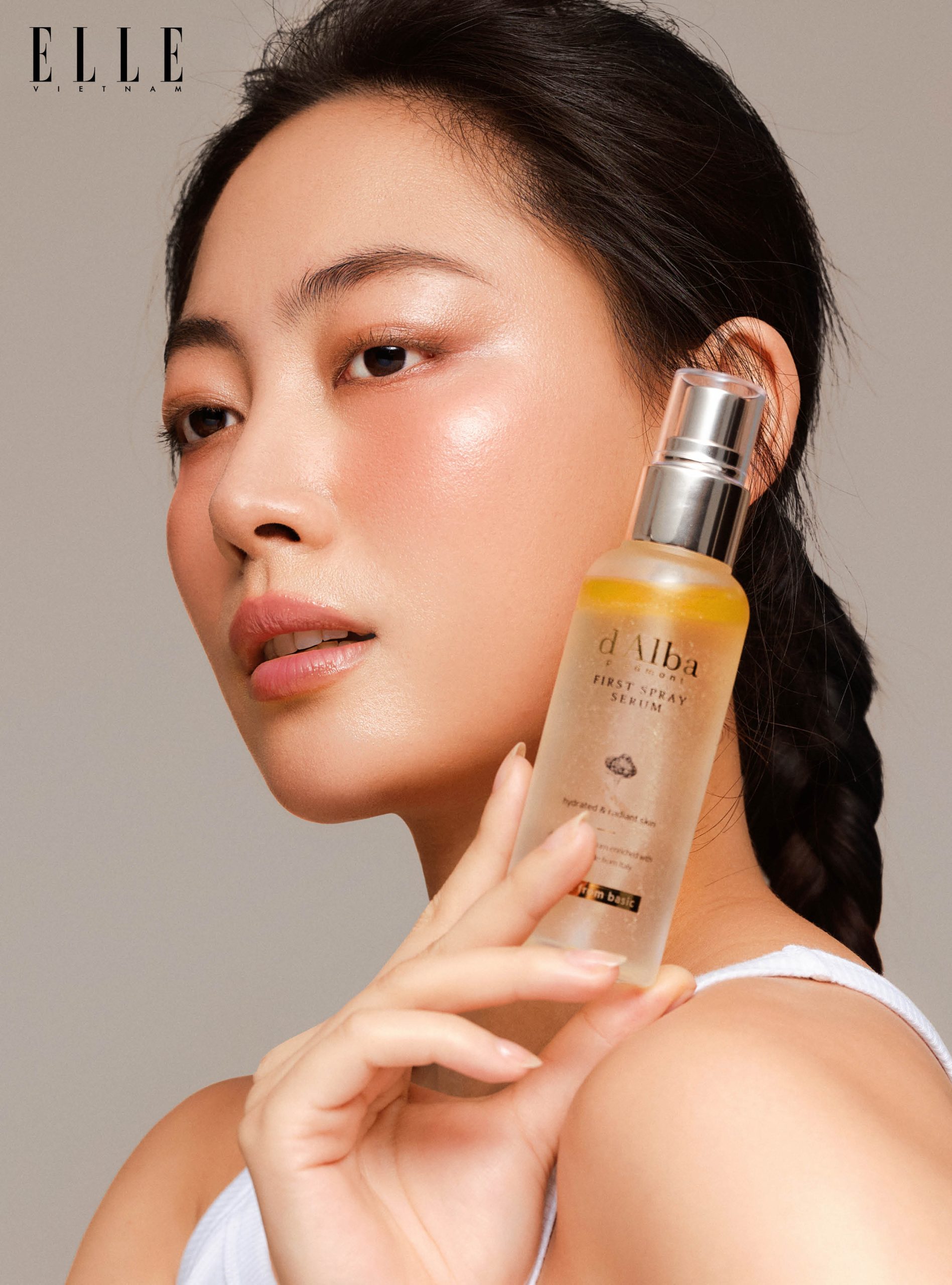 Xịt khoáng d’Alba First Spray Serum.