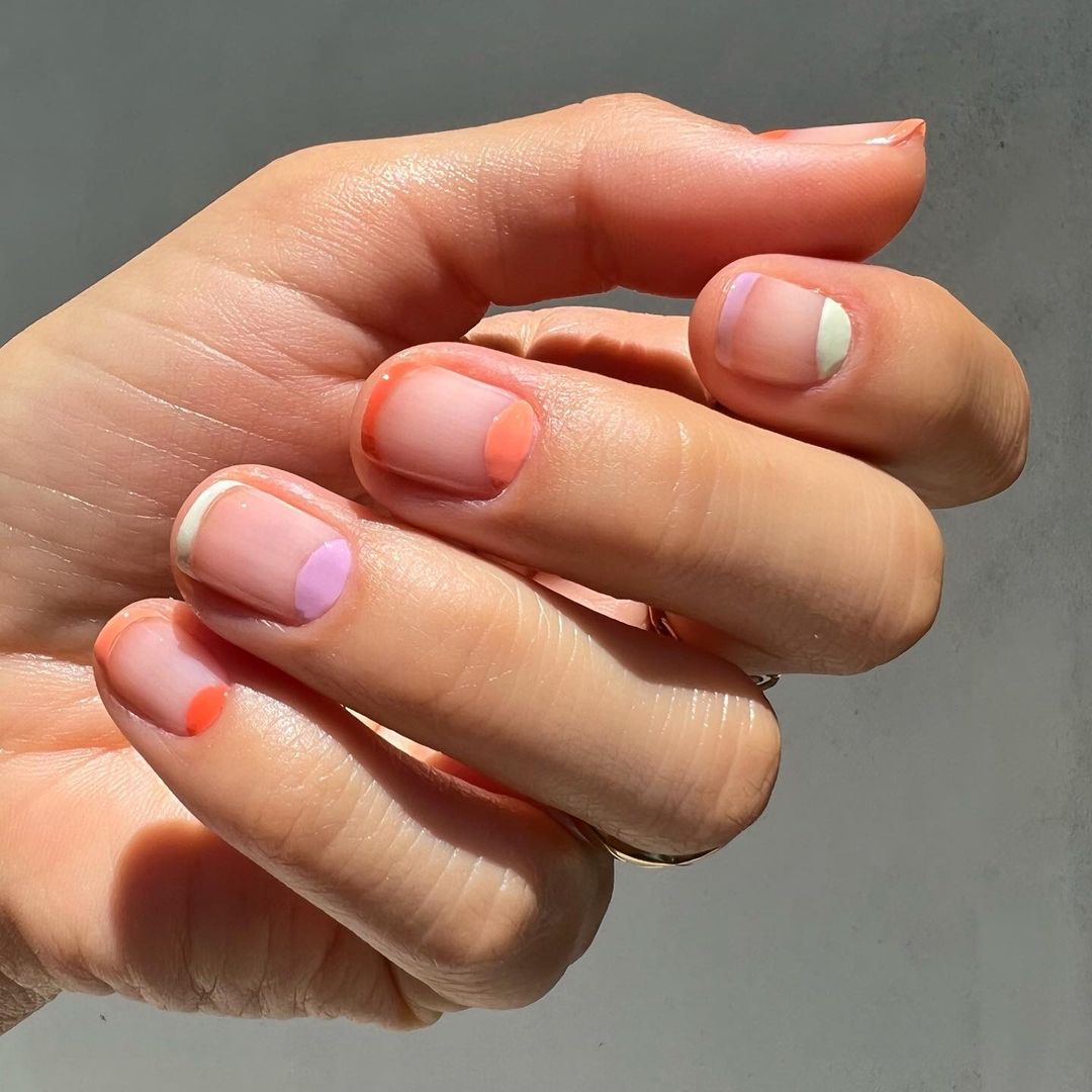 Móng tay ngắn kiểu Pháp nhiều màu