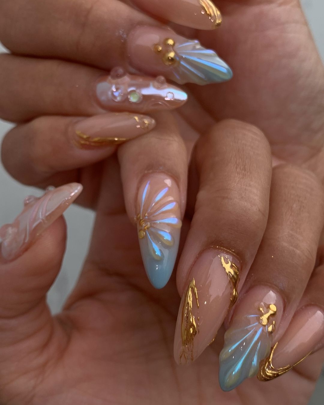 Nail đẹp phong cách tiên cá màu xanh dương