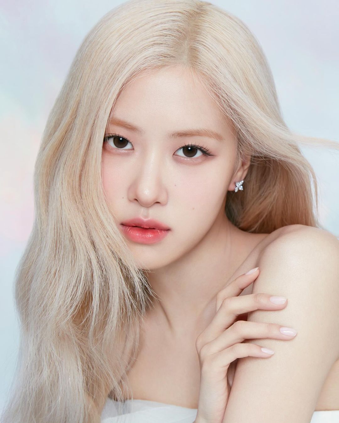 Rosé nail nude