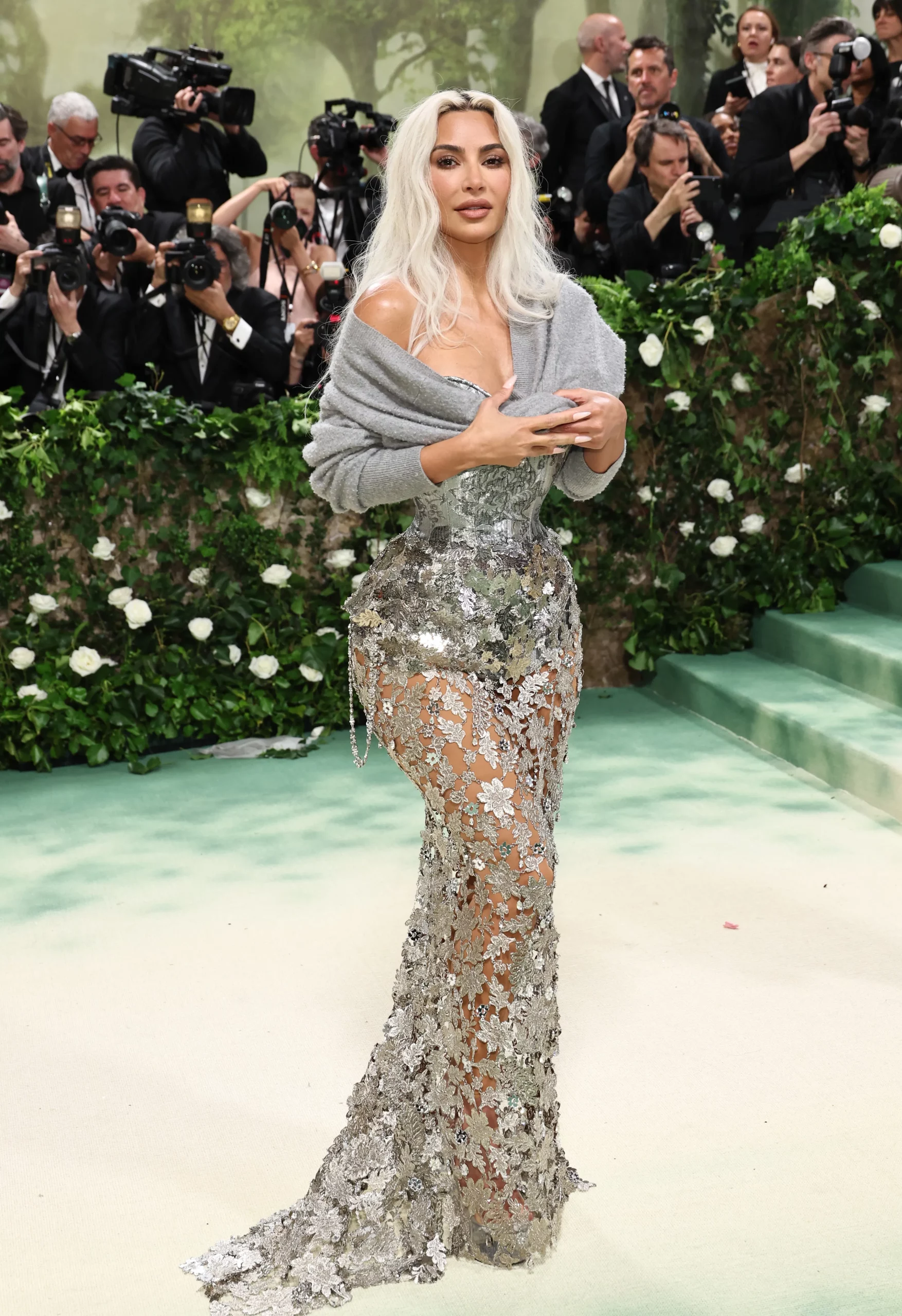 kim kardashian tại met gala 2024