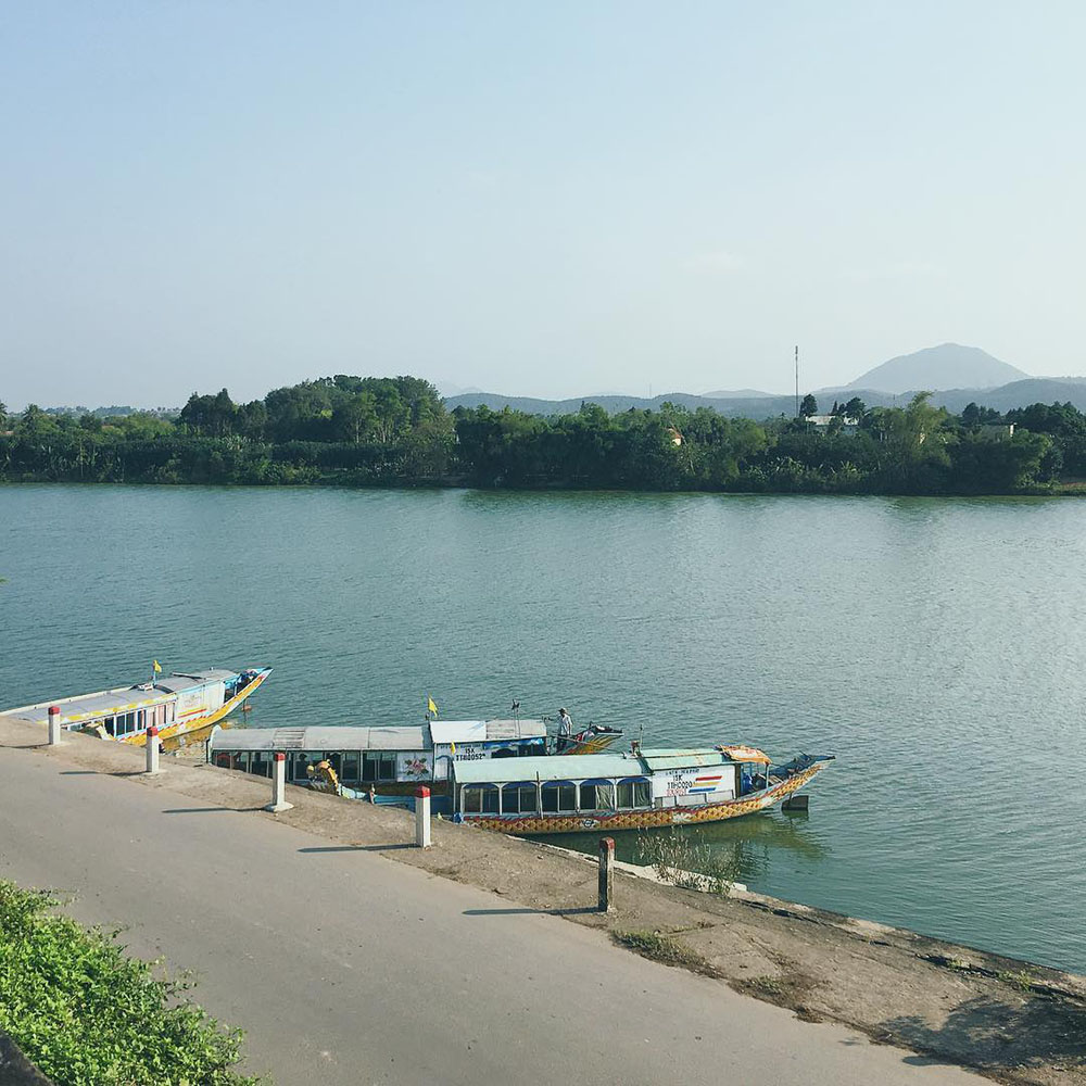 sông hương núi ngự