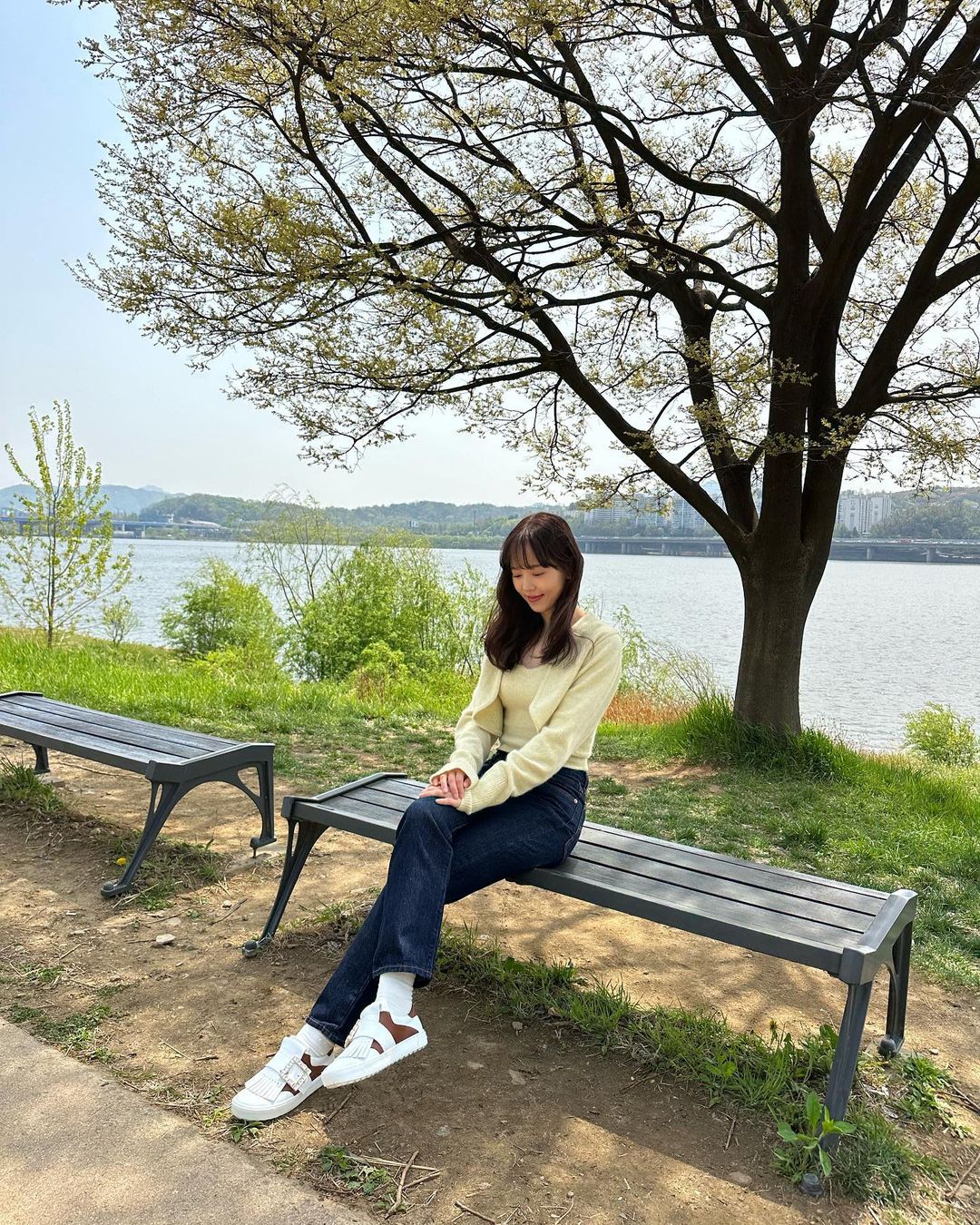 thời trang đời thường của “chị gái Suzy” Kang Han Na 