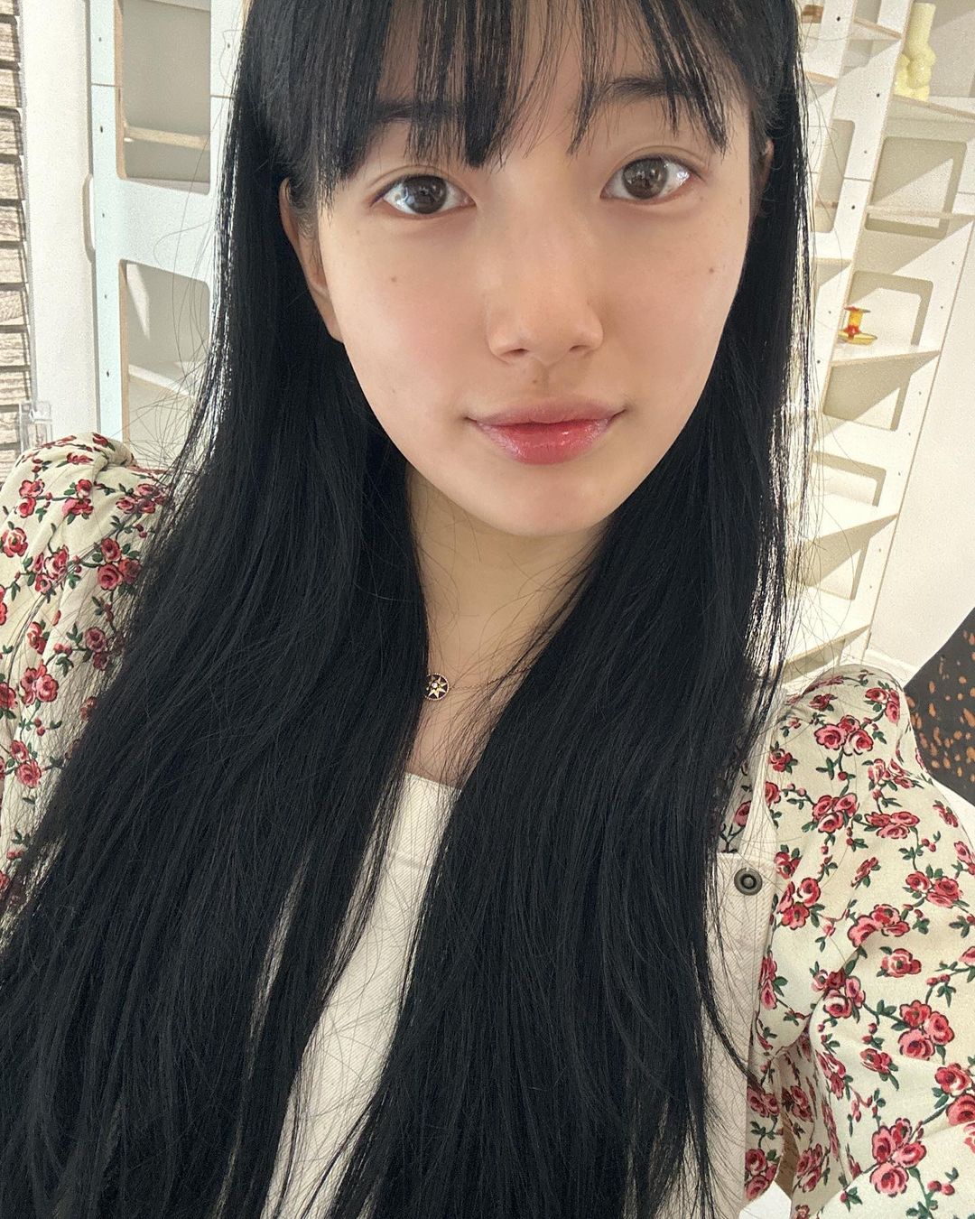 Bae Suzy mặt mộc