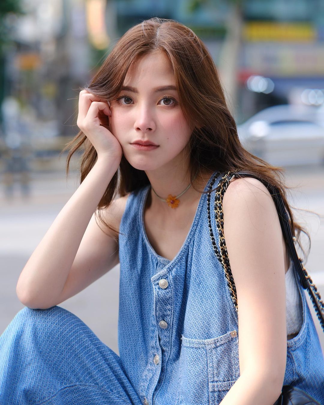 Baifern với màu tóc nâu hạt dẻ