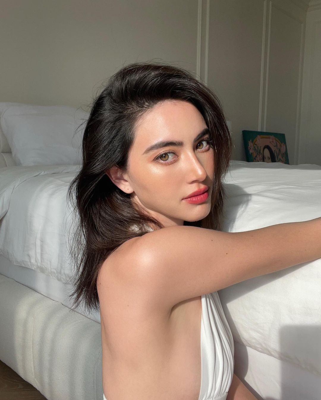 Davika Hoorne khoe làn da khỏe đẹp - wax